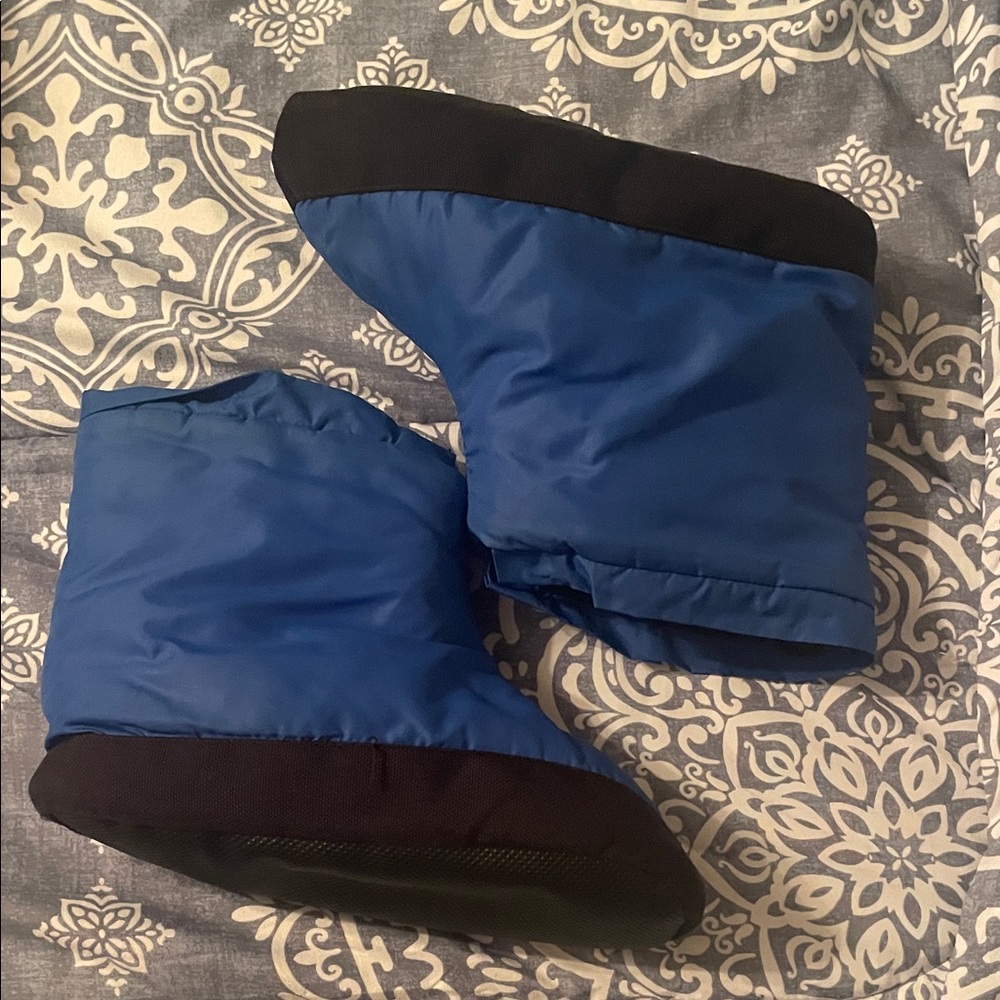 Cozy Blue and Black Winter Boots